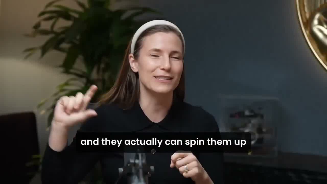 Jesse Genet — エージェントの自律的なスケーリングについて語るシーン（The Rundown AI動画より）