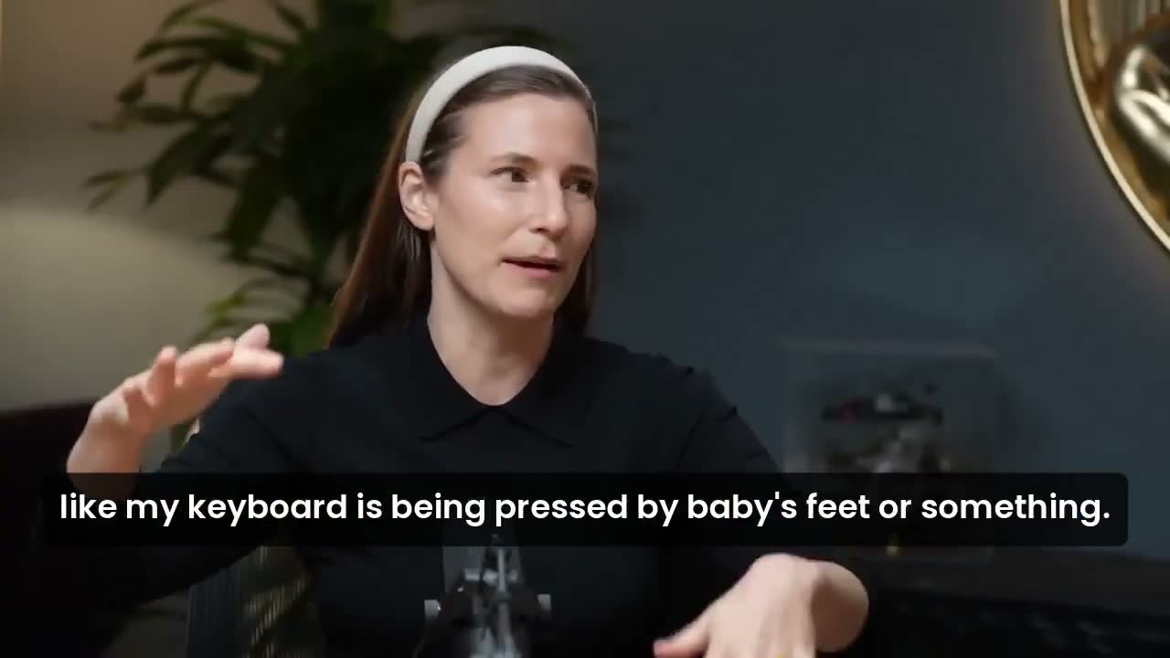 Jesse Genet — 「キーボードが赤ちゃんの足で押されている」と語るシーン（The Rundown AI動画より）