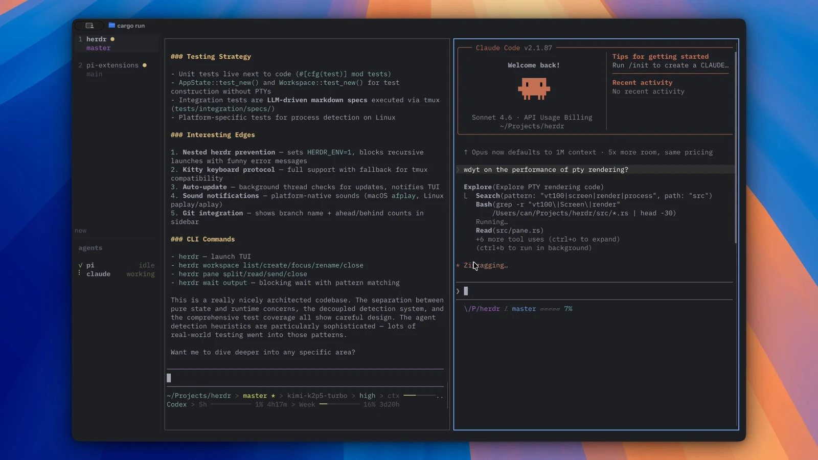 herdrの実画面。左サイドバーにワークスペース（herdr/master・pi-extensions/main）と『agents』として pi=idle・claude=working の状態が並び、右側は2つのペインで実際のClaude Codeセッションが同時に走っている